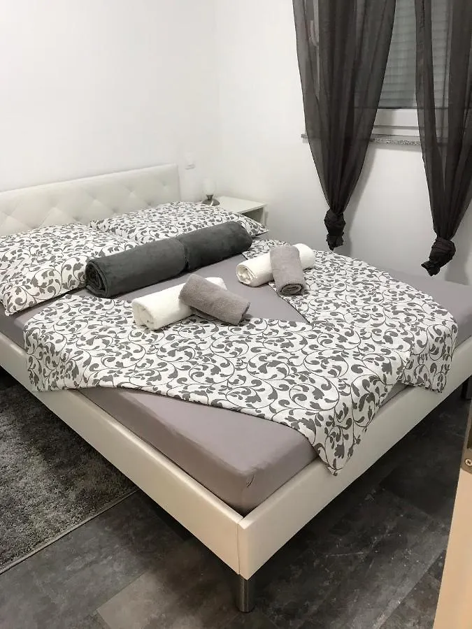 Apartman Matic Apartment Vrsi